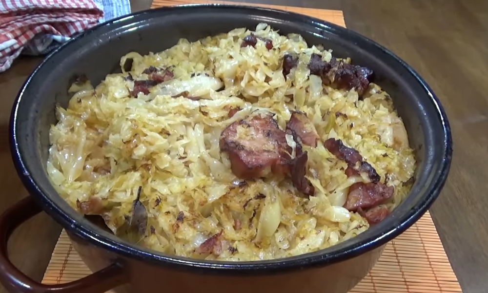 podvarak sa kiselim kupusom i mesom